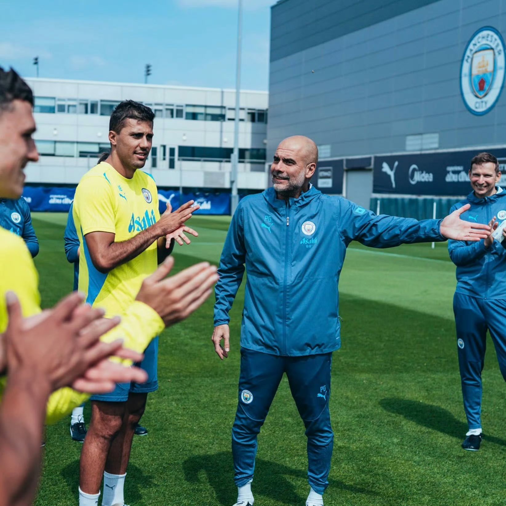 包含曼城迎全明星赛关键赛；清晨再遭质疑；更衣室稳定；球队文化再被提及的词条